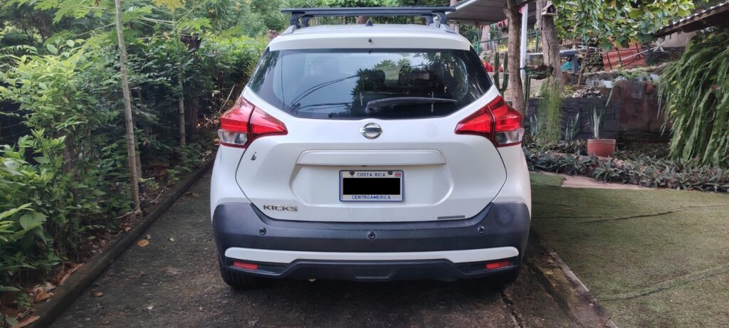 Image #2 of 2018 Nissan Kicks 